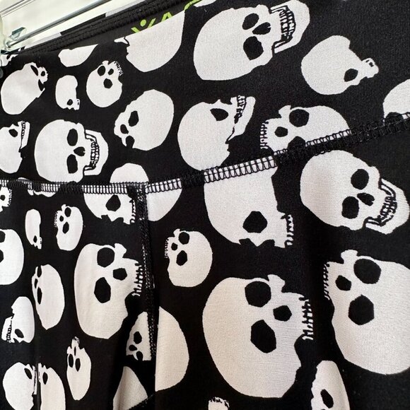 VTG Yas Size Small Black White Skull Leggings - Picture 5 of 8